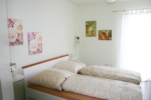 3 chambres, fer et planche à repasser, Wi-Fi, draps fournis