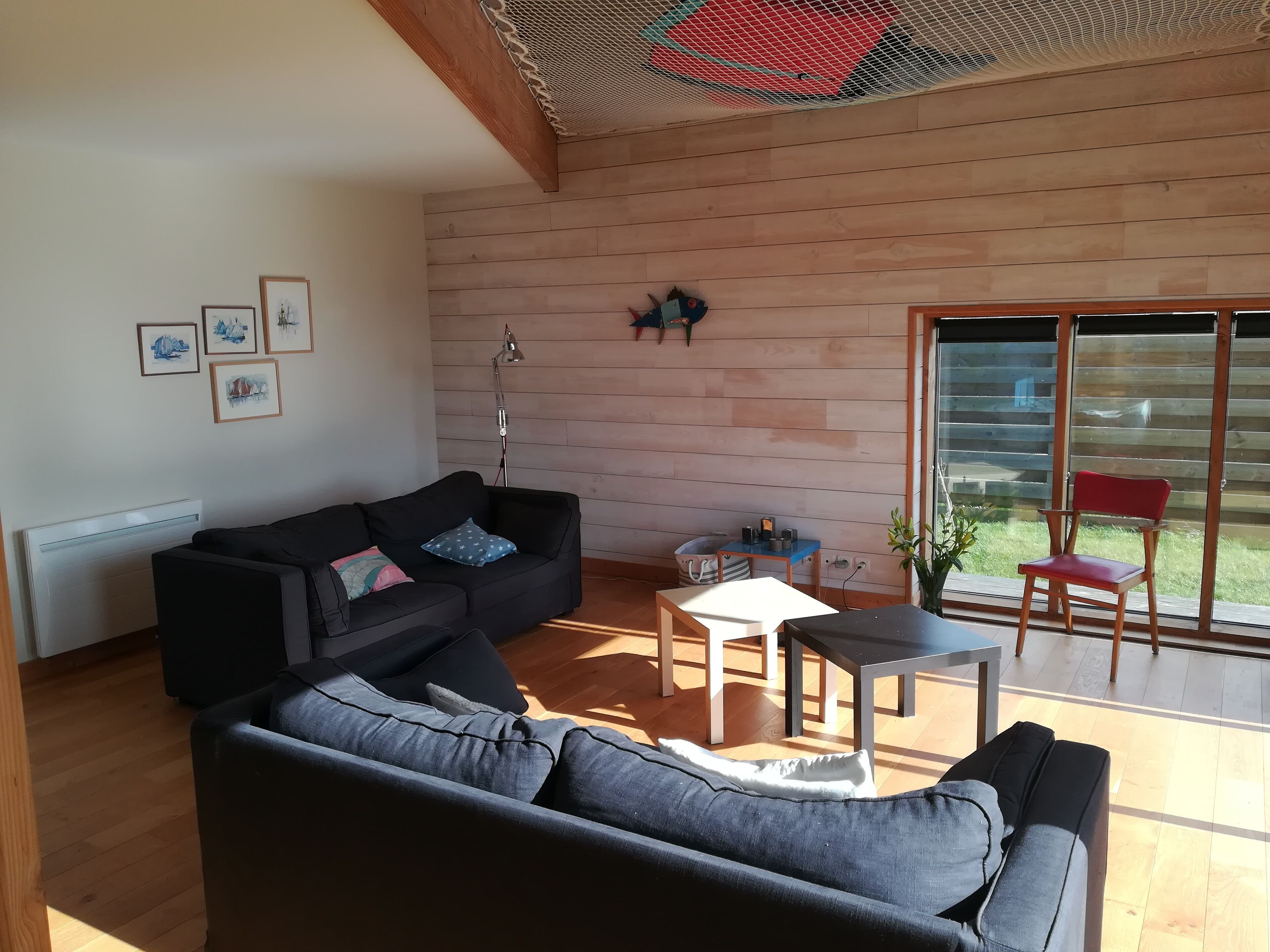 bright, spacious and environmentally friendly built wooden house 300 m from the sea