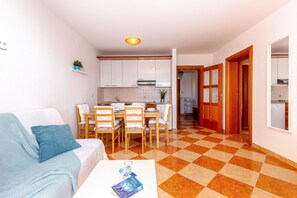 TV - Villa in Crikvenica, sea view, pool, close to the beach (Crikvenica)