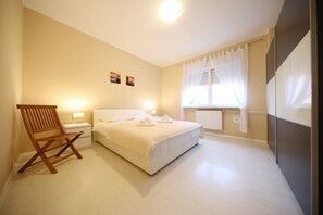 3 bedrooms, bed sheets