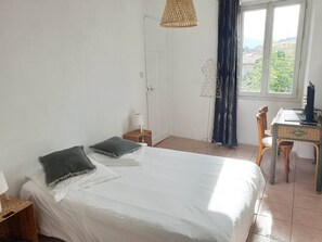 2 bedrooms, free WiFi, bed sheets