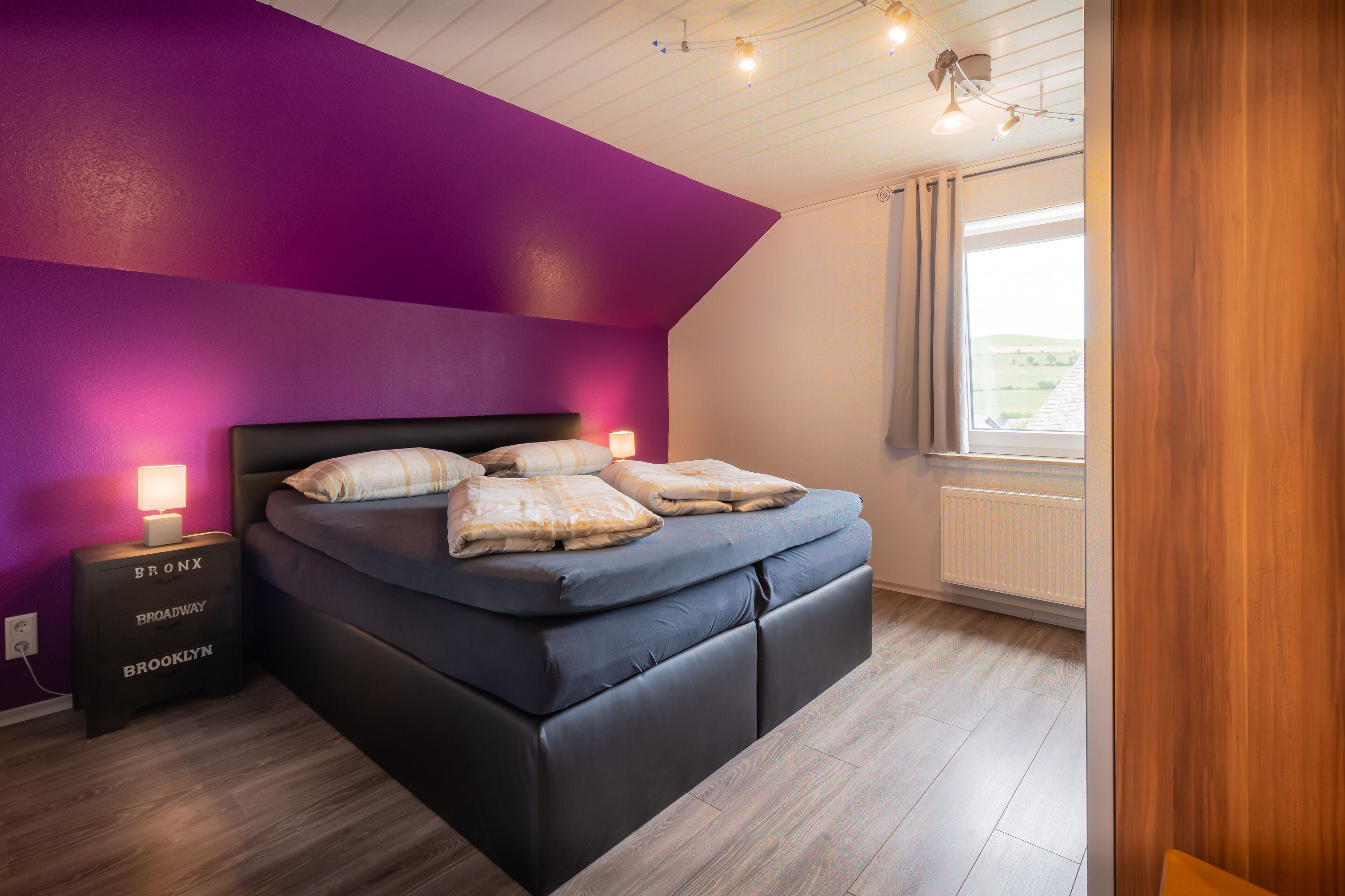 10 dormitorios, tabla de planchar con plancha, wifi gratis