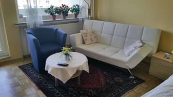 Fernseher, DVD-Player, Stereoanlage