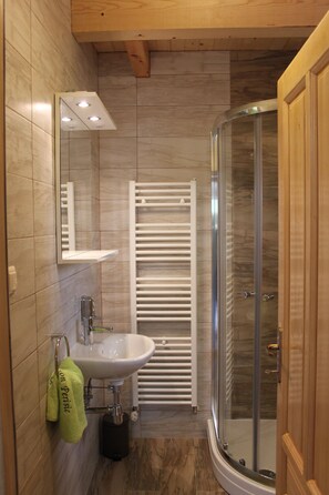 Shower, towels - Vacation house Perisic (Korenica)
