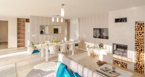 Dining - Luxury villa Astraeus near Split, private pool (Podstrana)