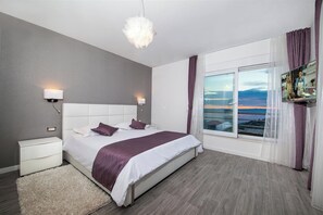 3 chambres, fer et planche à repasser, Wi-Fi gratuit, draps fournis