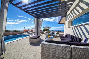 Pool - Villa Red with pool, seaview (Makarska)