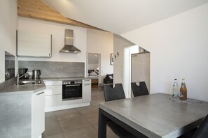 Kühlschrank, Ofen, Herdplatte, Geschirrspüler