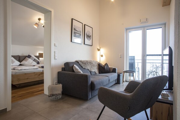 Fernseher, Tischfußball