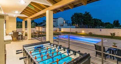 Impressive pool vacation home near Pula - perfect for families with children
