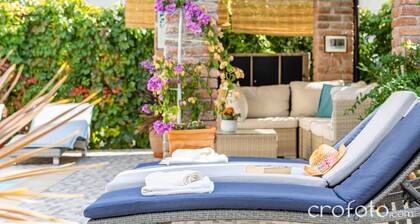 APARTMENTS JURIĆ WITH SWIMMING POOL, 15 MIN. TO THE CENTER, 5 MIN. TO THE BEACH