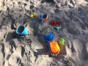 Private beach, white sand, beach towels