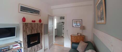 Smart TV, DVD player, books, music library