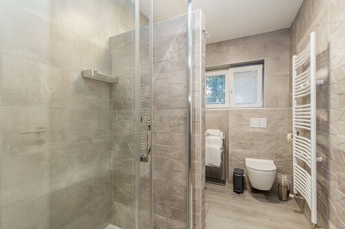 Suite& Pool (without kitchen)