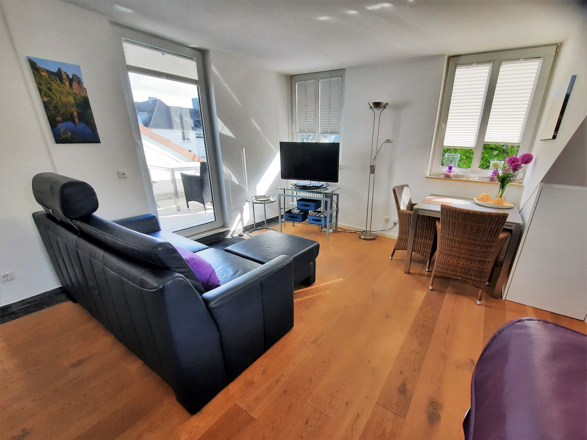 Modern, quiet 1-room-comfort-apartment - balcony, WLAN, TV, near the city center