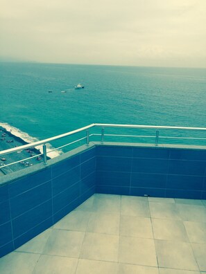 Property grounds - Roof terrace apartment with fantastic sea views (Kobuleti)