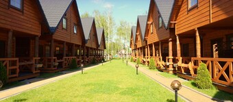 Holiday homes for families or groups of friends, 200m. from the beach.