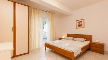 1 chambre, fer et planche Ă repasser, Wi-Fi, draps fournis