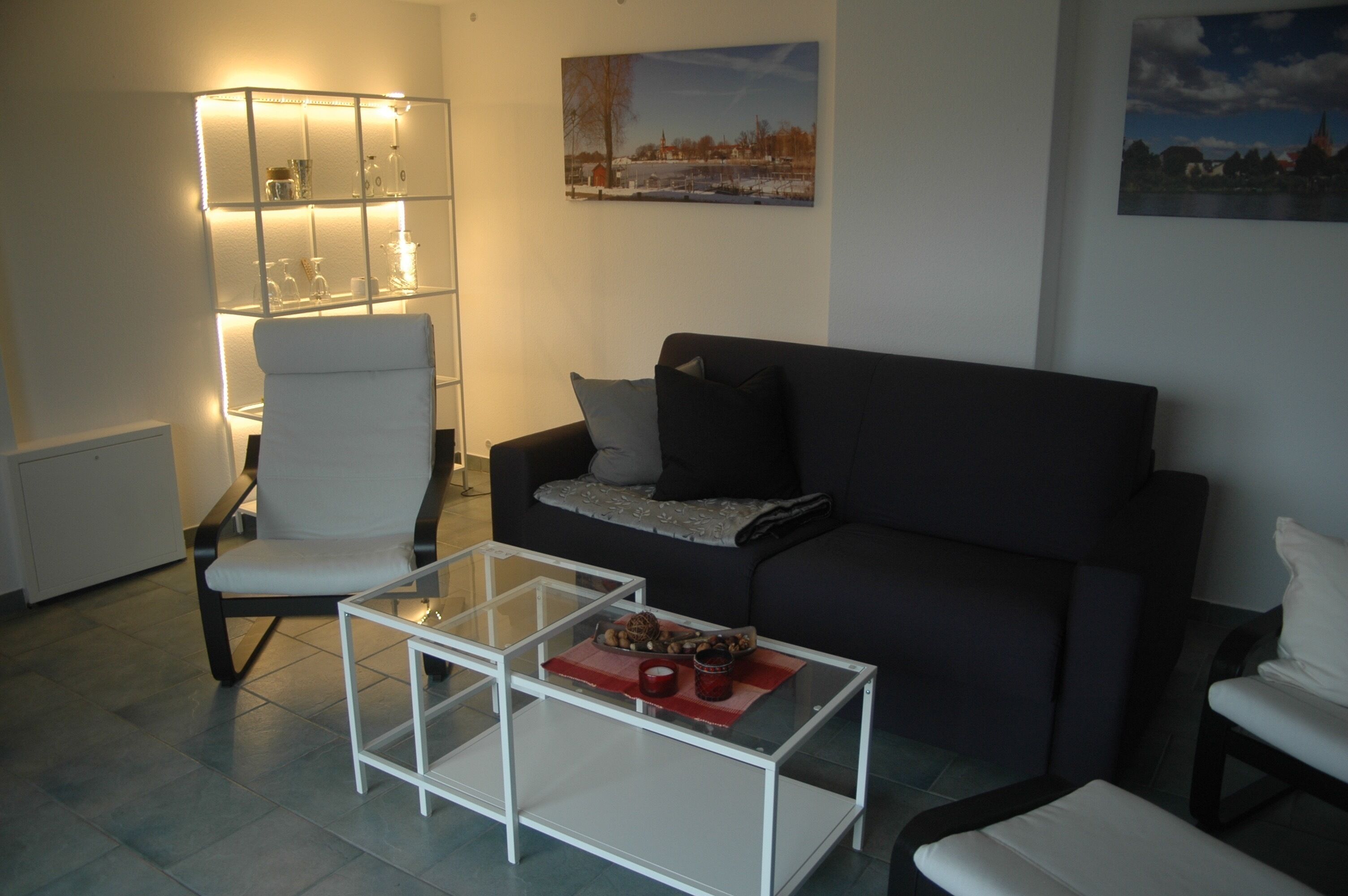 Swimming lake right by the large garden, dogs like, south-facing slope