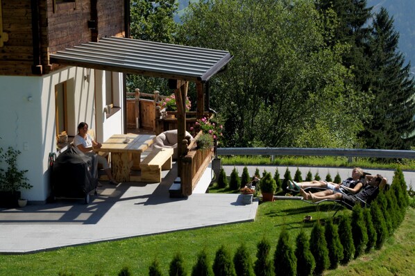 屋外ダイニングエリア