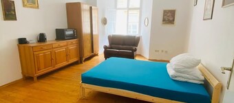 Studio for 2, in the middle of the city, with kitchenette