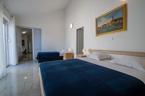 3 Schlafzimmer, Zimmersafe, Bügeleisen/Bügelbrett, WLAN