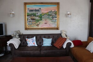 TV, DVD player, books, music library