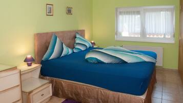 3 bedrooms, iron/ironing board, travel crib, WiFi