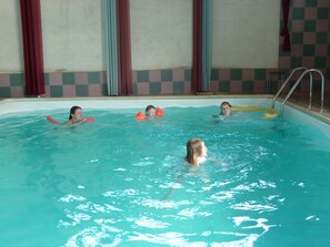 Indoor pool, a heated pool - Country house with private indoor  pool, dream garden near the Loire Vallylley (Dercé)