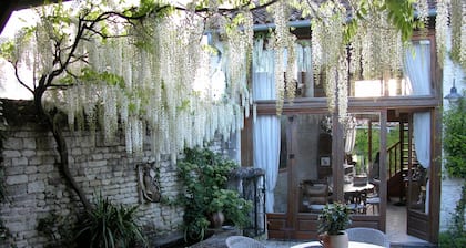 Country house with private indoor pool, dream garden near the Loire Vallylley