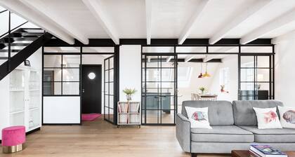 Künstlerdorf Holzhausen/Ammersee, 5***** - Bezaubernde, großzügige Ferienwohnung