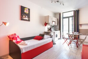 1 chambre, fer et planche à repasser, Wi-Fi, draps fournis