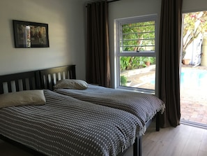 3 bedrooms, desk, iron/ironing board, free WiFi