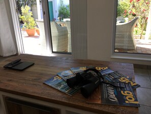 Interior - Family-friendly, sunny holiday home with pool, splendid views and solar power (Cape Town)