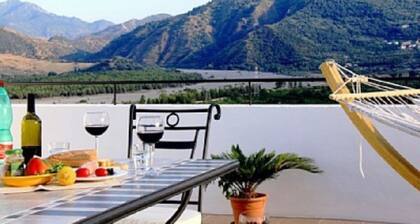 Sicilia - Casa Bianca Grande apartment for 2-8 persons