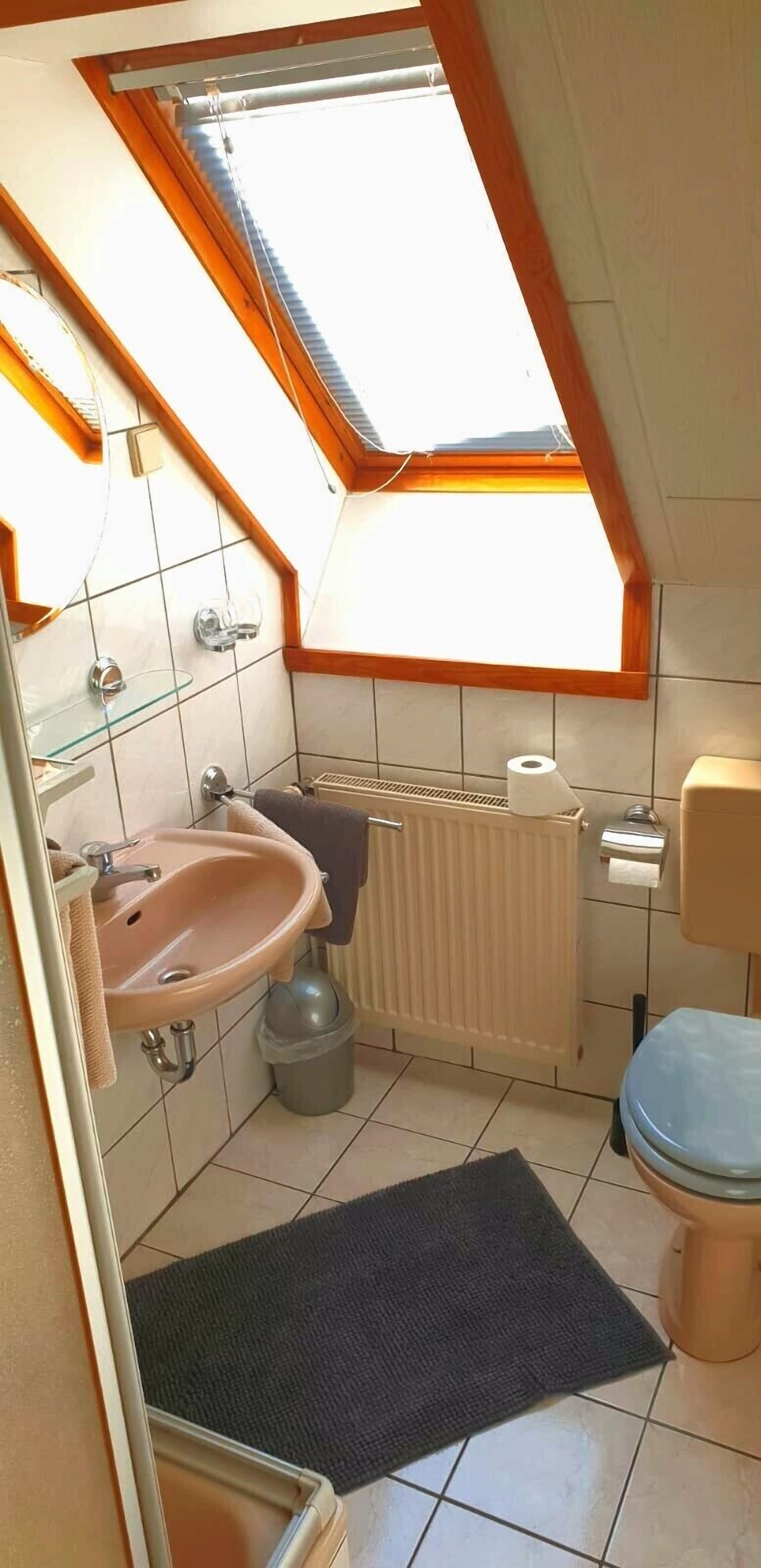 Double room (separate beds) with private bathroom