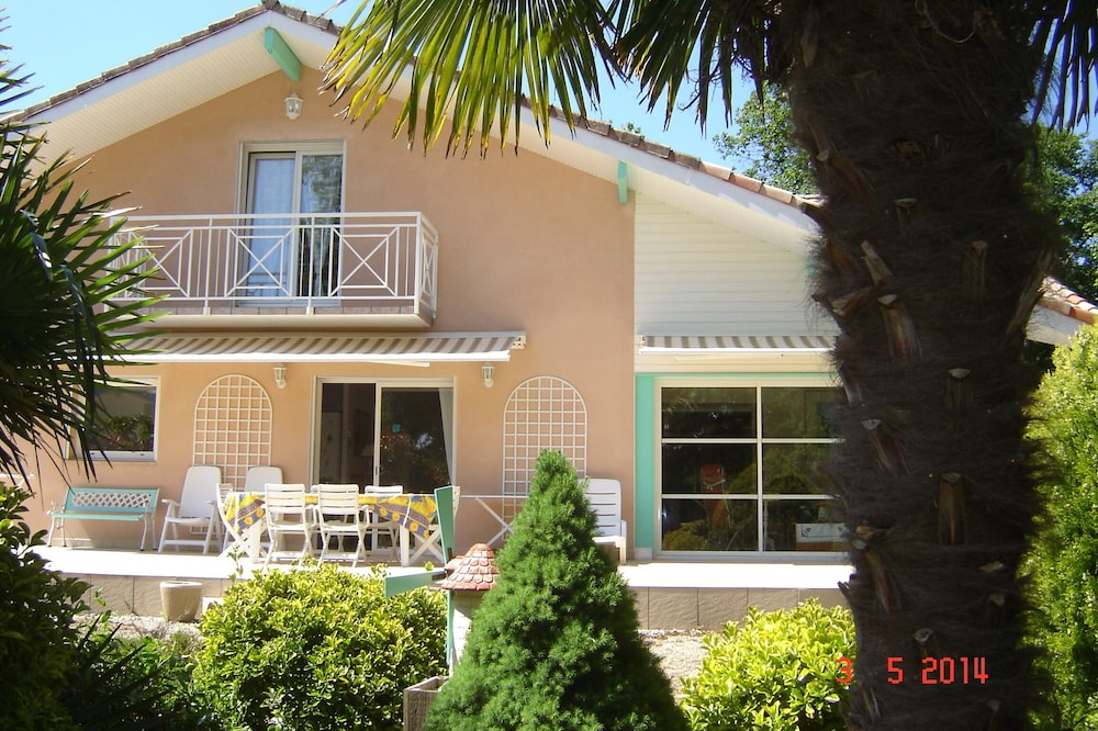 "The house of Marie-Claire" apartment 3 bedrooms 5 people