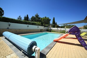 Pool - 1 Apartment type chalet. Fully equipped, air conditioned with pool. Private (Camaret-Sur-Aigues)