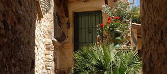 Characterful stone house in La Capelle (Uzès)