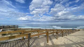 Plage à proximité, chaises longues