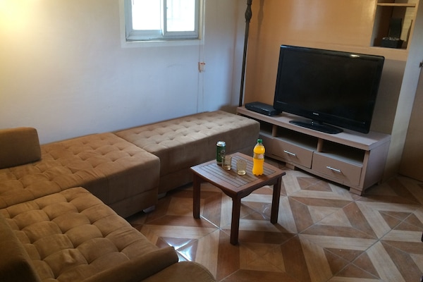 confortablement assis pour ce reposer manger ou boire