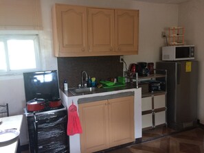 Fridge, microwave, stovetop, coffee/tea maker - Quiet holidays a French resident Vacation without stress (SAN FERNANDO)