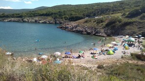 Beach - Family-friendly country house Marie with heated pool, barbecue area, 5 persons (Krk)