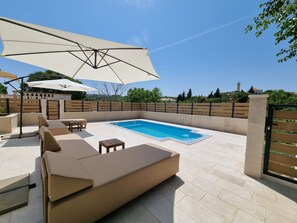 Piscine extérieure, piscine chauffée