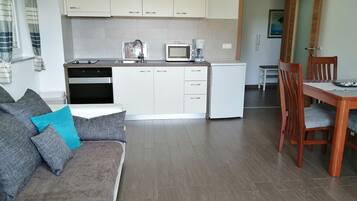 Smart TV, lettore DVD, libri