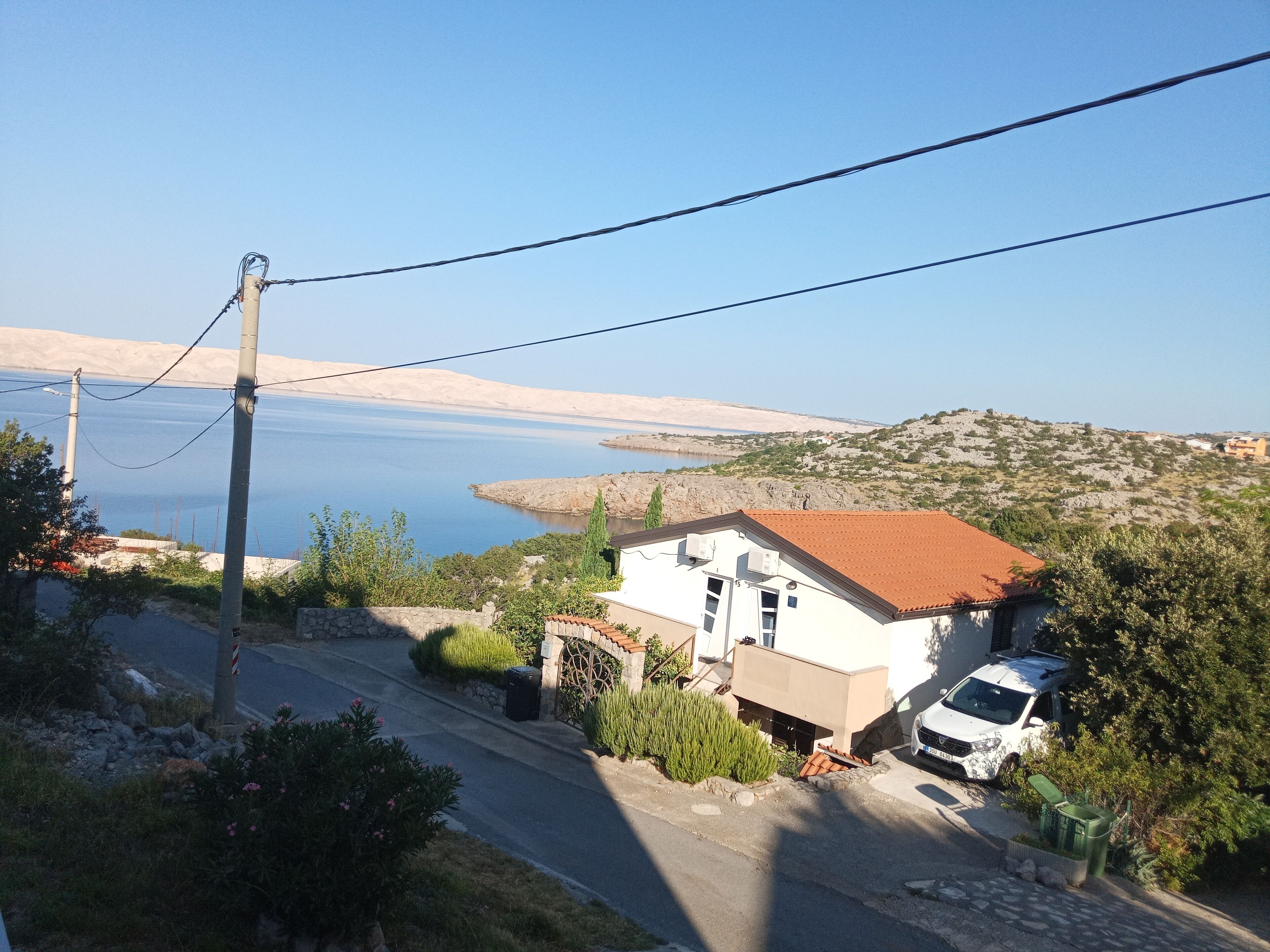 Estacionamento no local, recomenda-se utilizar um carro