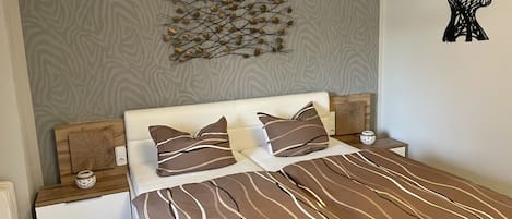 1 bedroom, travel crib, free WiFi