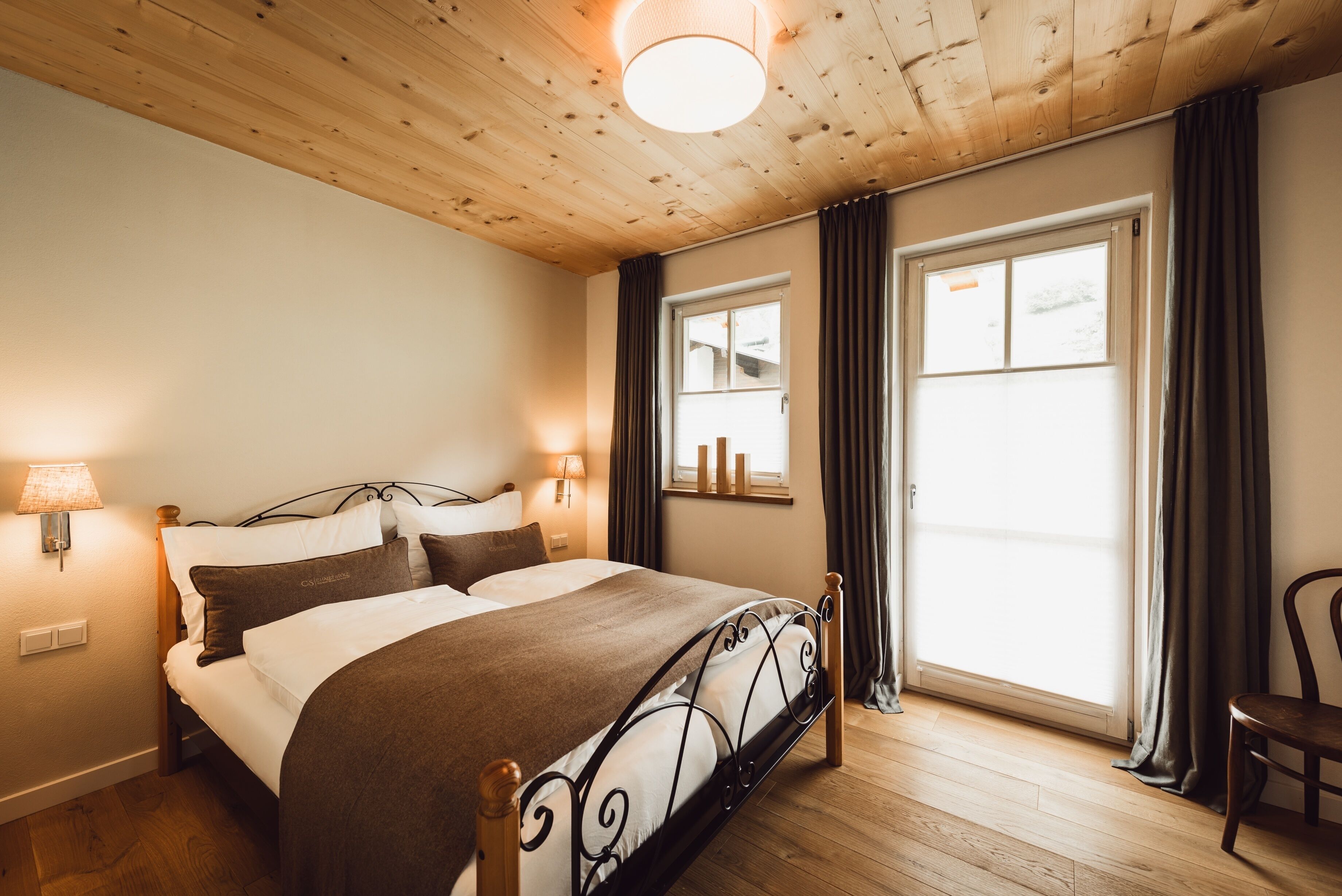 2 chambres, fer et planche à repasser, Wi-Fi gratuit, draps fournis