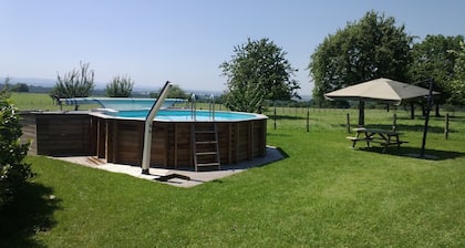 Nueva casa de vacaciones en la hermosa Alsacia Bossue. En el borde del bosque y lleno de naturaleza.