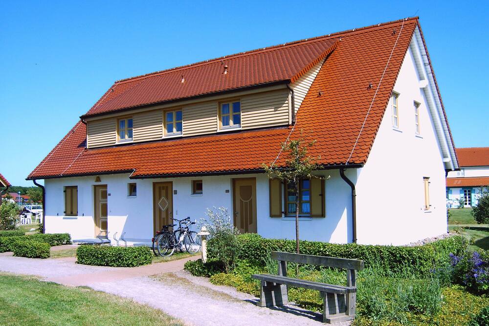 quiet apartment near the beach incl. Indoor swimming pool \/ sauna etc.